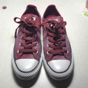 Maroon converse